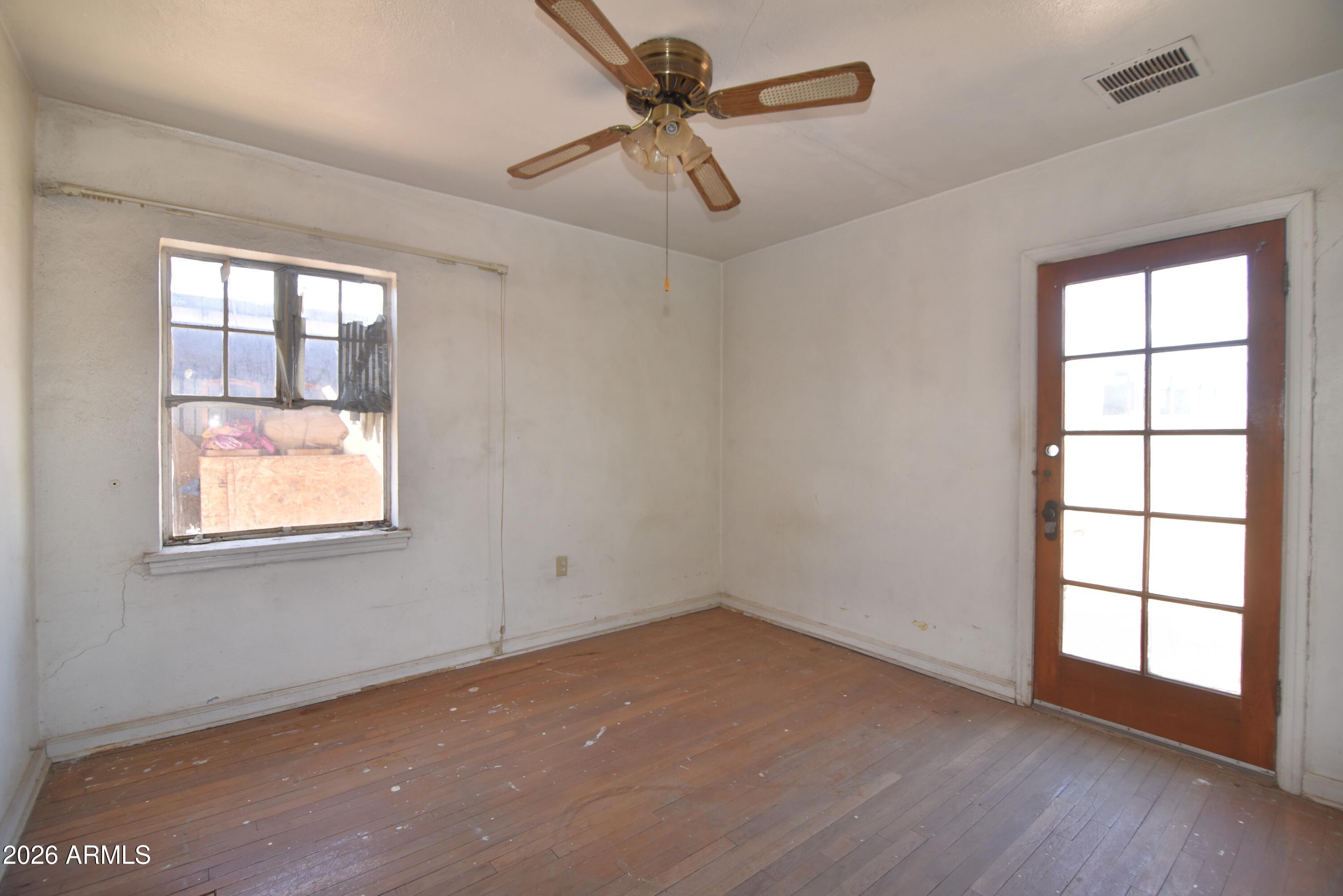 1912 West Monte Vista Road Phoenix, AZ 85009 - Photo 18 of 34 18