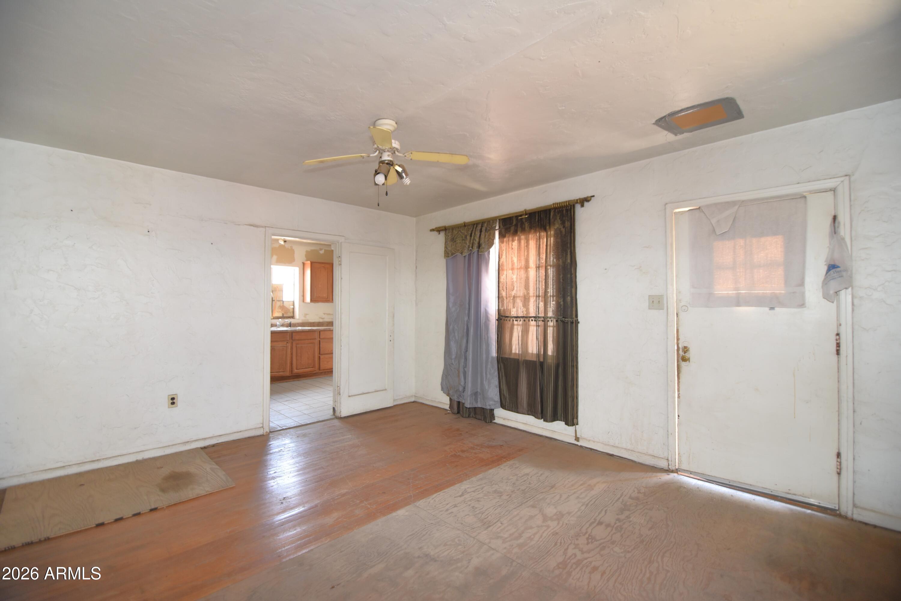 1912 West Monte Vista Road Phoenix, AZ 85009 - Photo 6 of 34 4