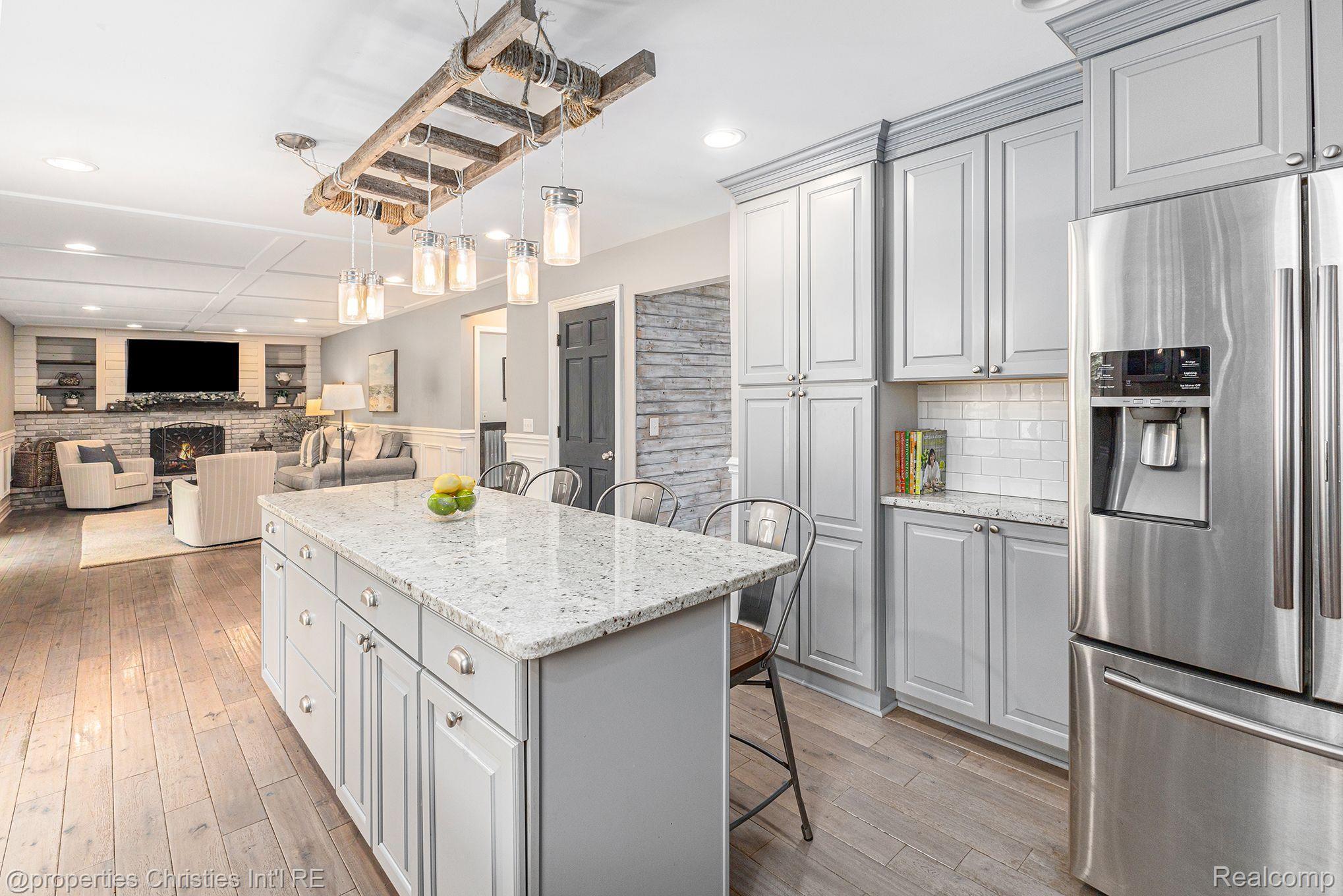 2444 Lassiter Drive Rochester, MI 48309 - Photo 7 of 28 Kitchen