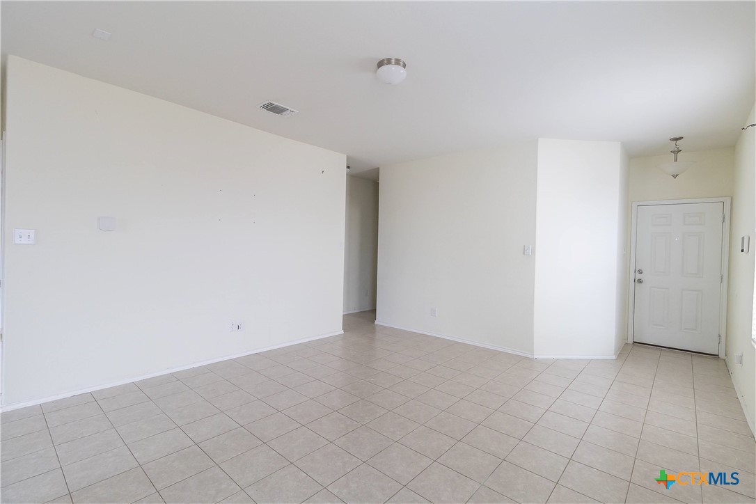 145 Miracle Drive Jarrell, TX 76537 - Photo 6 of 23