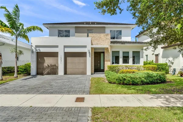 $970,000 | 15071 Southwest 176th Street, Miami, FL 33187