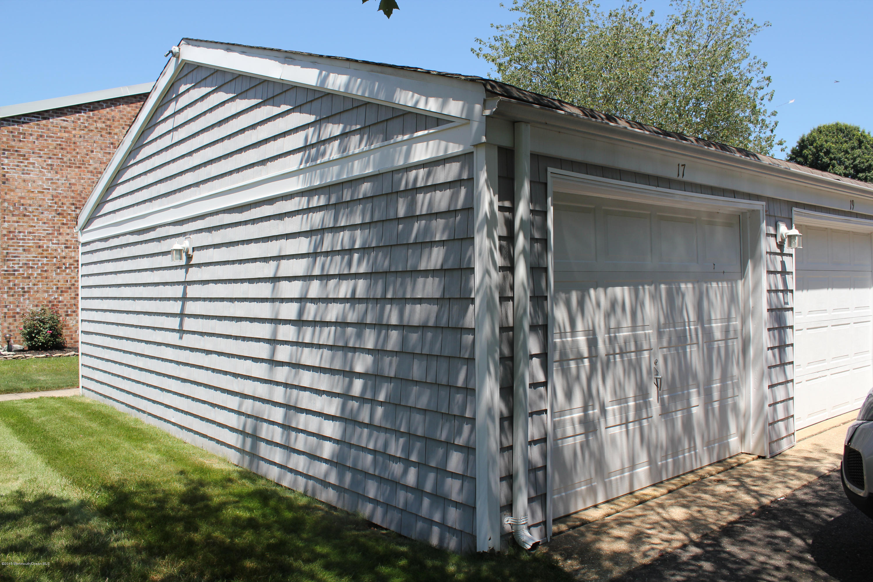 17 Locust Way Spring Lake Heights, NJ 07762 - Photo 2 of 10 Garage