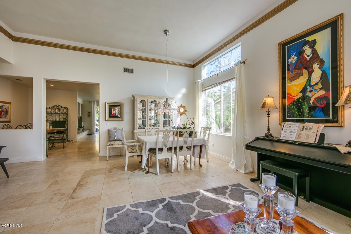 2293 Rudolph Drive Simi Valley, CA 93065 - Photo 4 of 26 2293Rudolph-10