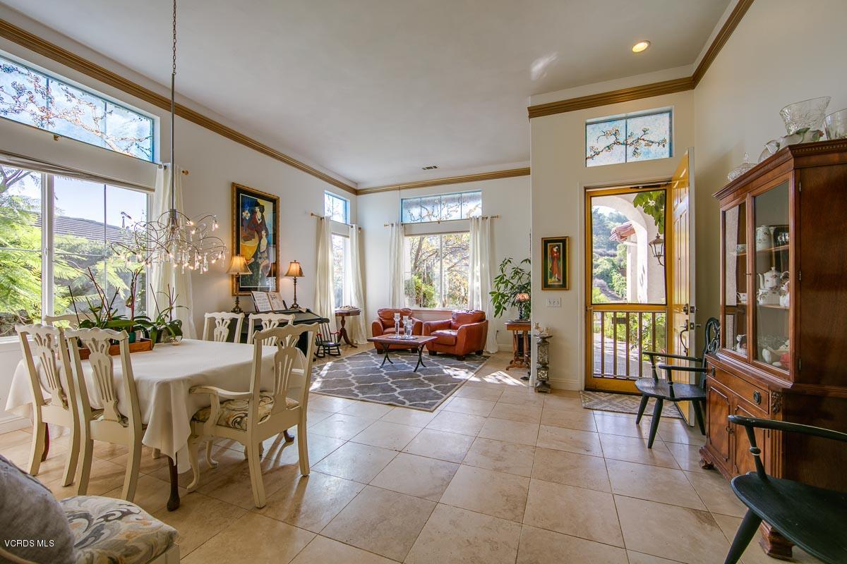 2293 Rudolph Drive Simi Valley, CA 93065 - Photo 6 of 26 2293Rudolph-13