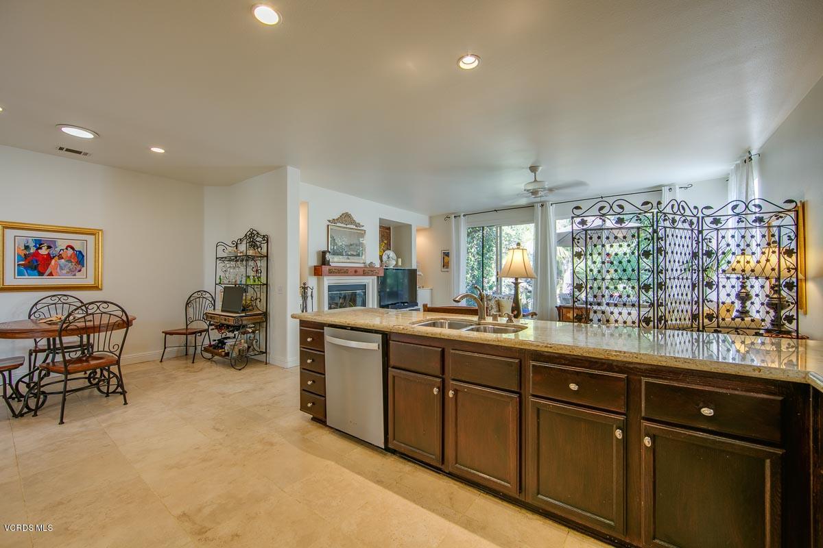 2293 Rudolph Drive Simi Valley, CA 93065 - Photo 9 of 26 2293Rudolph-18