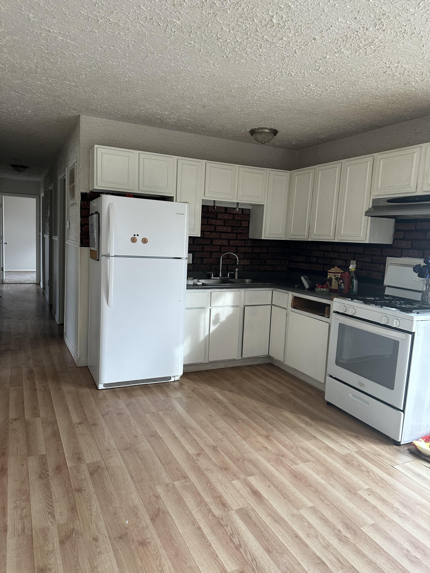 412 Nantucket Road Valparaiso, IN 46385 - Photo 9 of 20 1500x2000