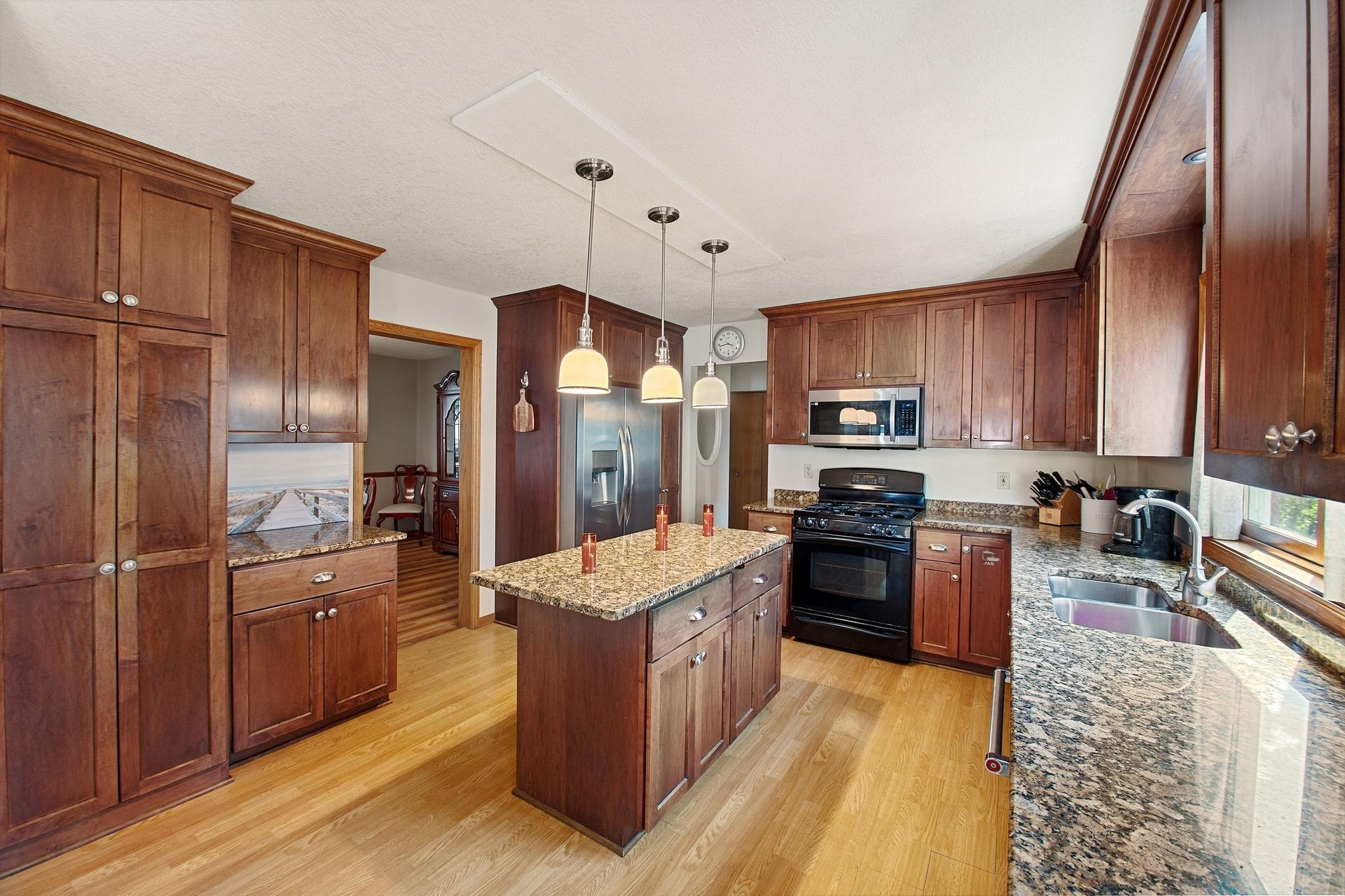9224 Cornell Road Woodbury, MN 55125 - Photo 9 of 32 Gallery Image 9