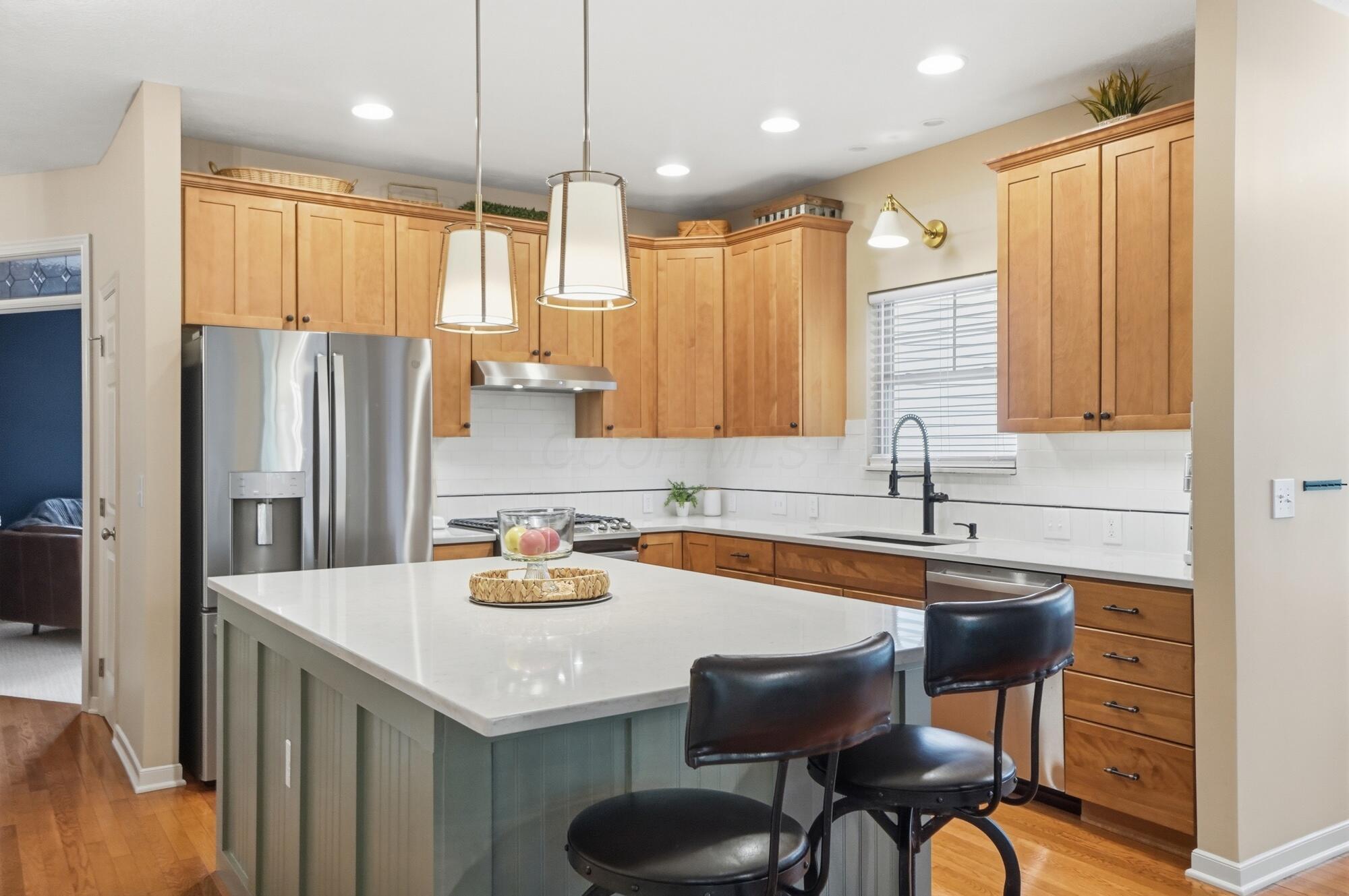 1167 Cross Creeks Ridge Pickerington, OH 43147 - Photo 16 of 91 Island Kitchen