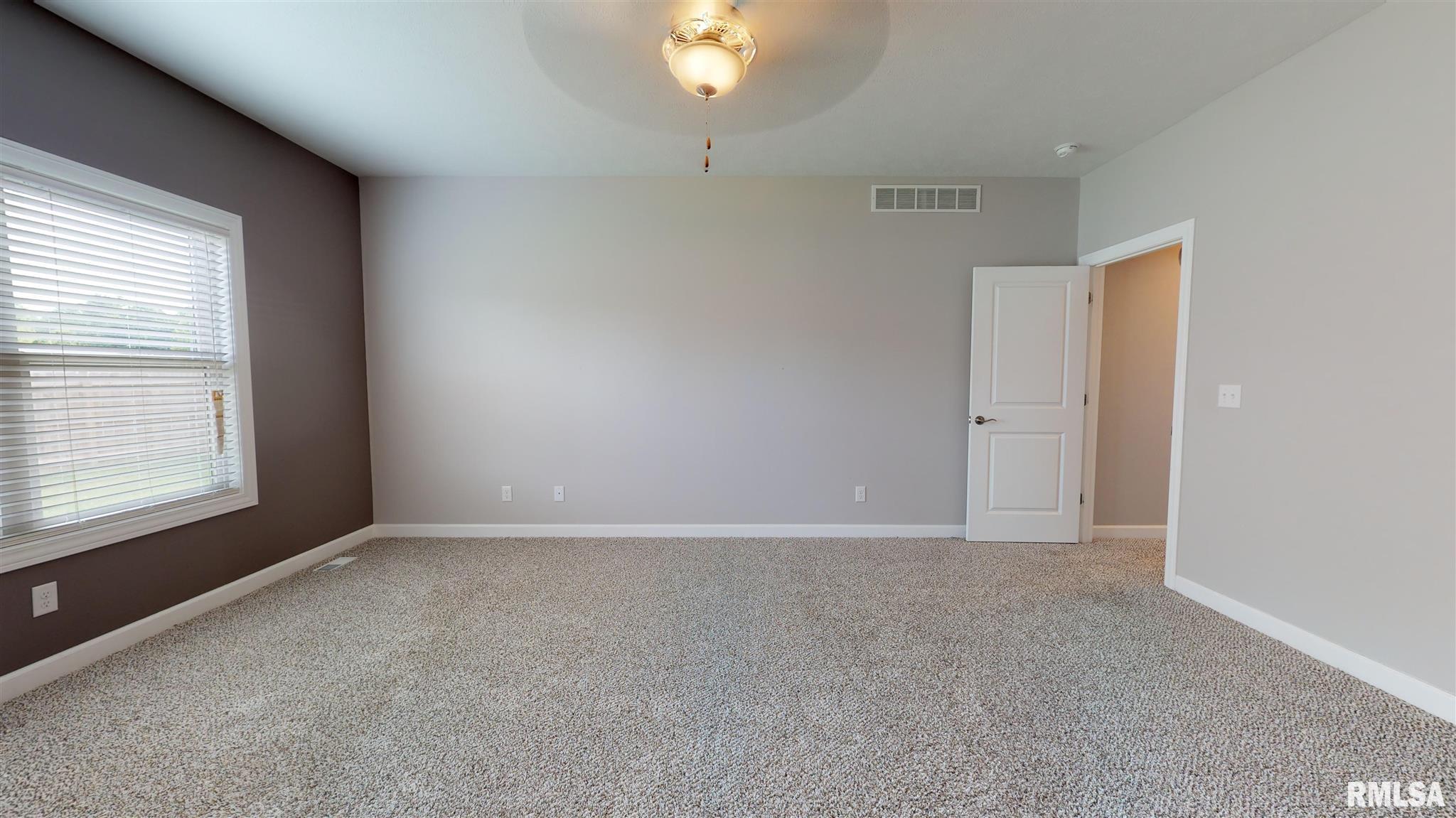 4514 Thompson Road Springfield, IL 62711 - Photo 13 of 32