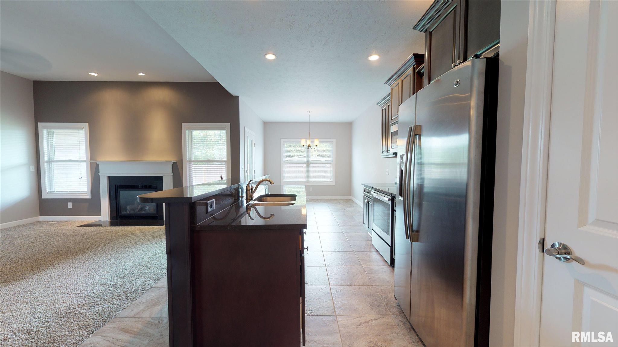 4514 Thompson Road Springfield, IL 62711 - Photo 5 of 32
