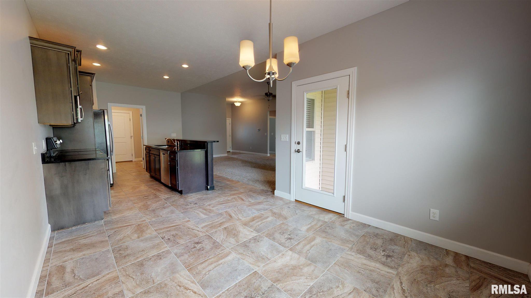 4514 Thompson Road Springfield, IL 62711 - Photo 7 of 32