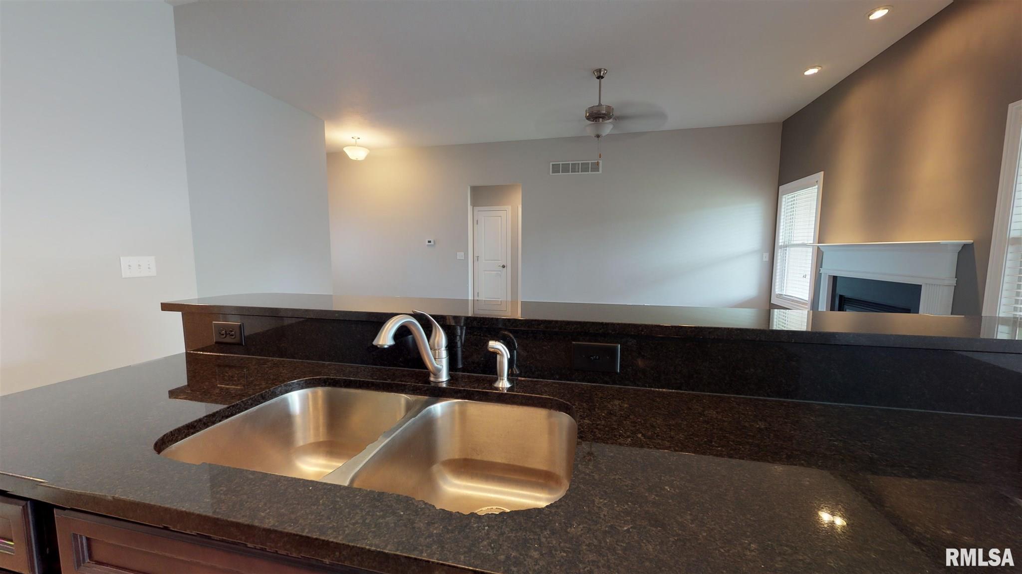 4514 Thompson Road Springfield, IL 62711 - Photo 8 of 32