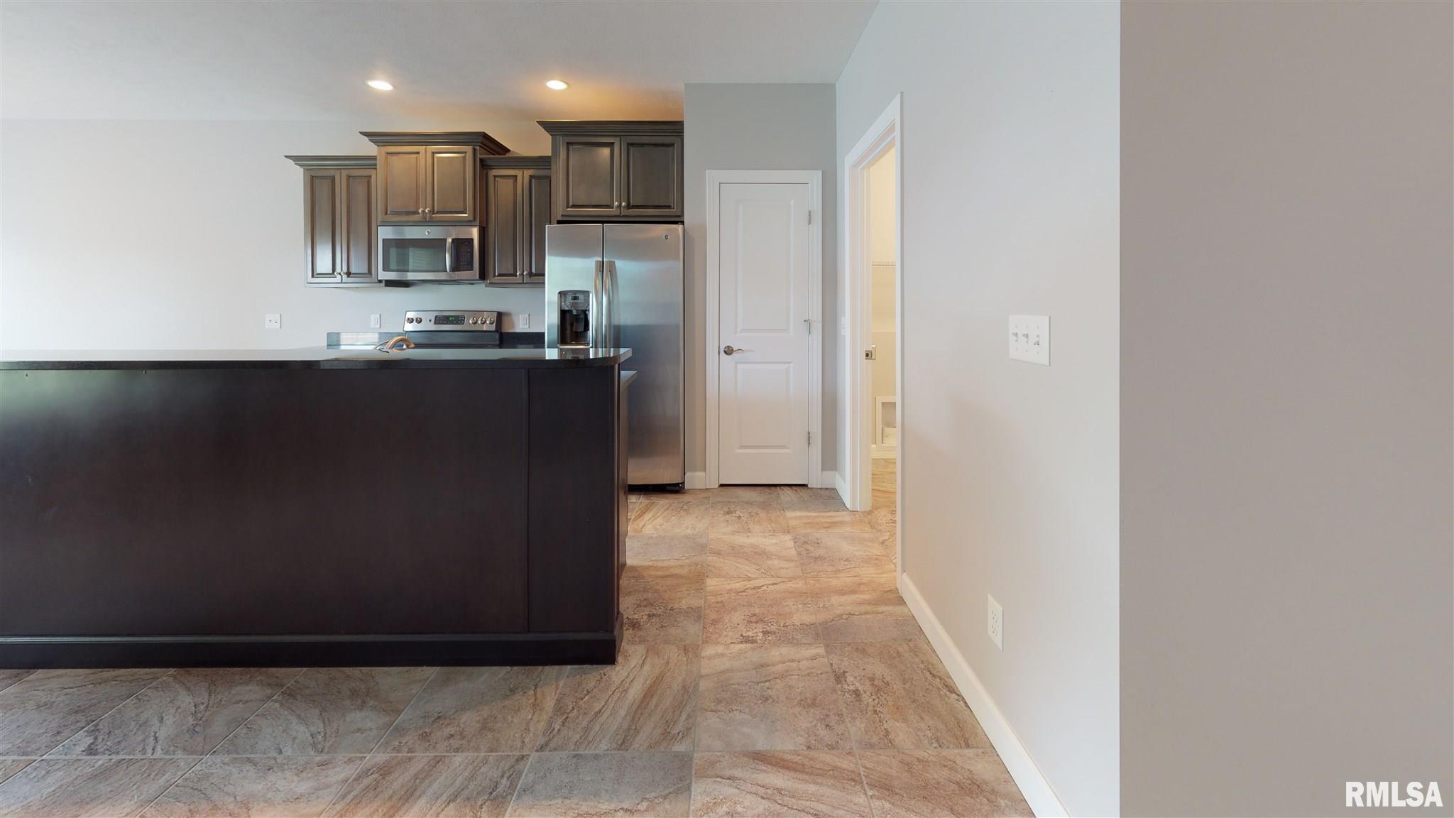 4514 Thompson Road Springfield, IL 62711 - Photo 9 of 32