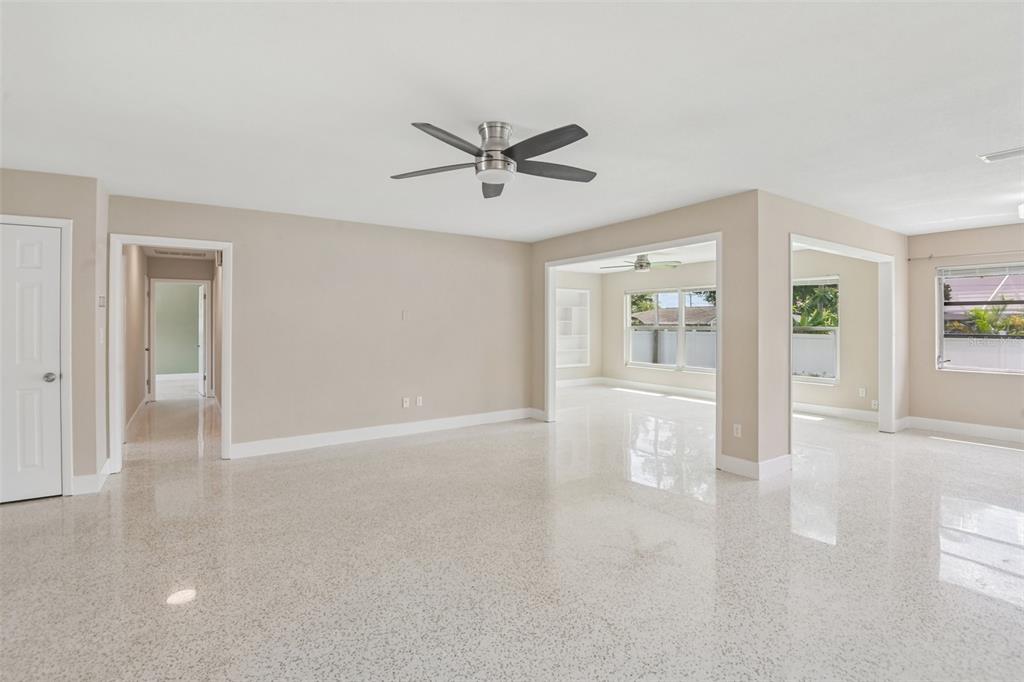 563 Eastview Road Largo, FL 33770 - Photo 5 of 37