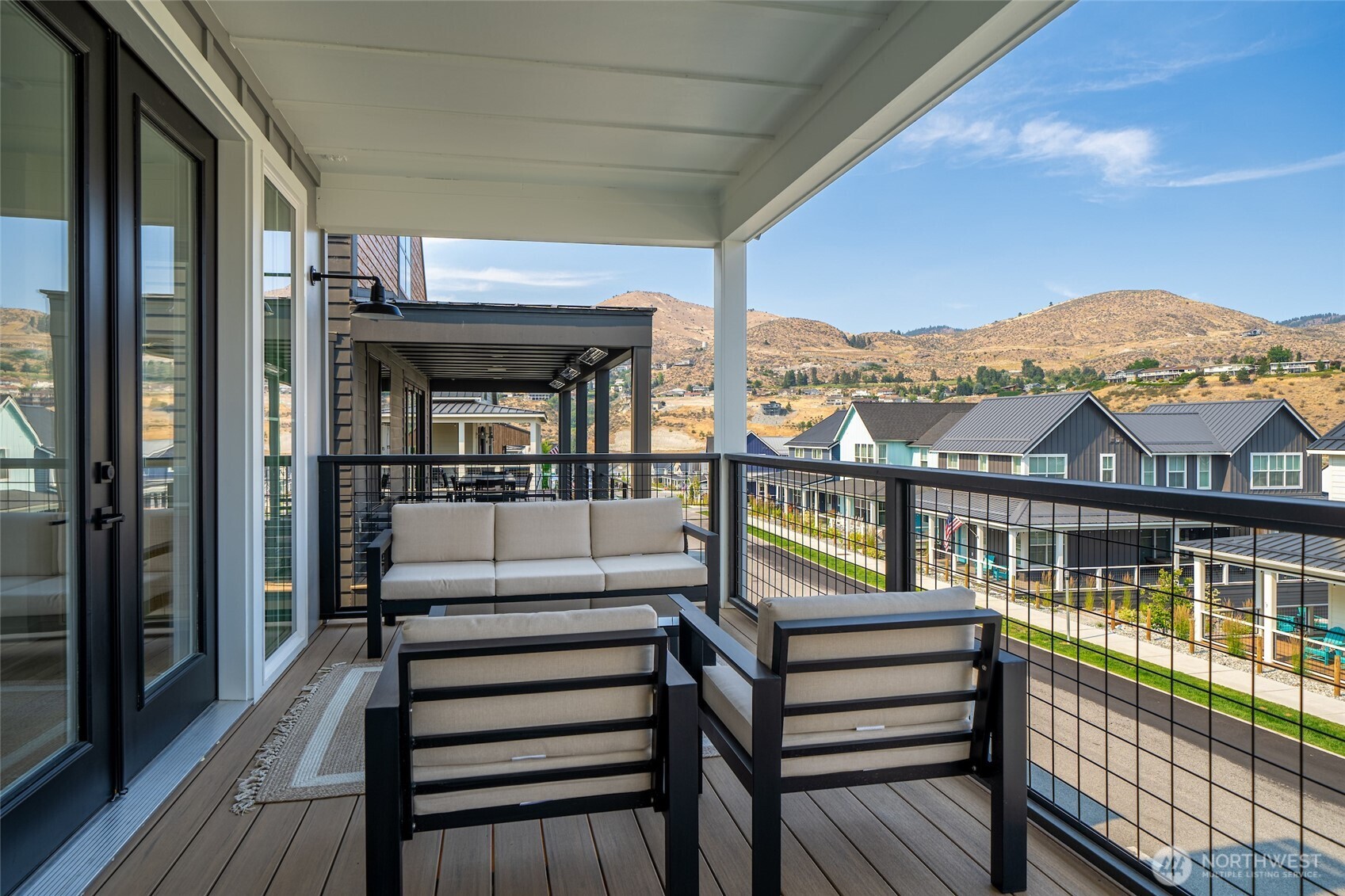 259 Bobcat Lane Chelan, WA 98816 - Photo 28 of 40 a view of a balcony with couch