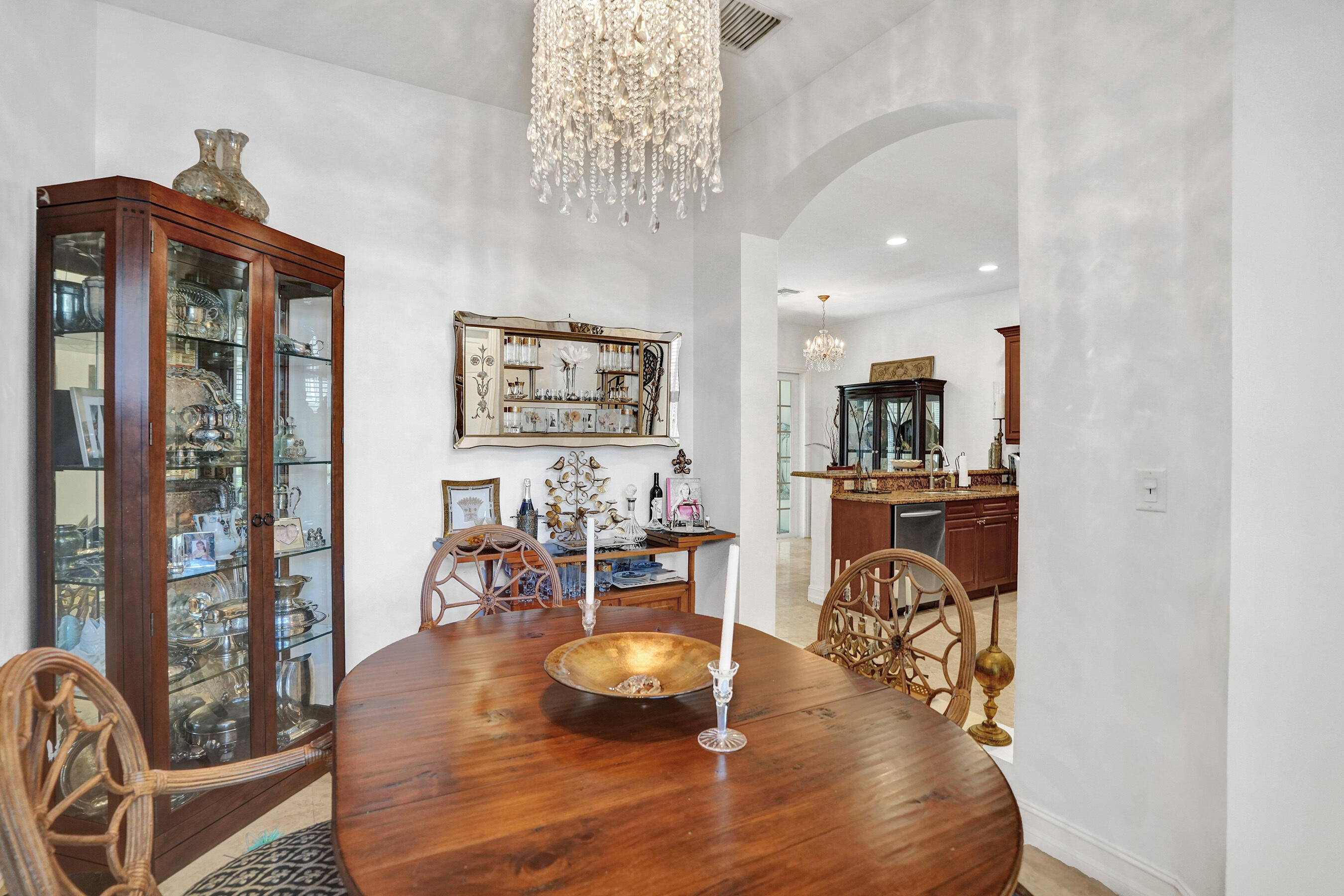 1127 North Victoria Park Road Fort Lauderdale, FL 33304 - Photo 5 of 45 DSC06791