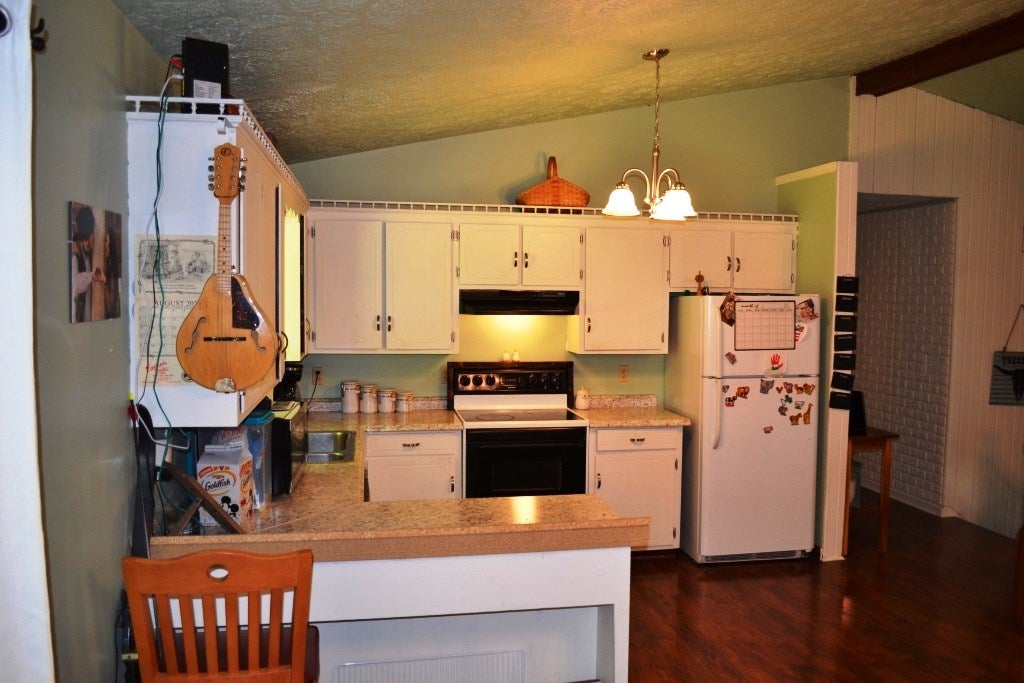 620 Whispering Pines Road Max Meadows, VA 24360 - Photo 12 of 40 Gallery Image 12