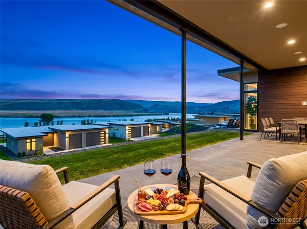 $1,998,500 | 23413 Northwest Cliff View Drive, Quincy, WA 98848