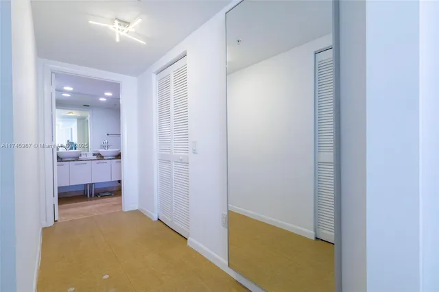 $3,450 | 41 Southeast 5th Street, Unit 2011, Miami, FL 33131