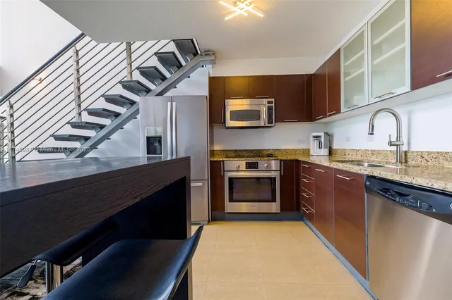 $3,450 | 41 Southeast 5th Street, Unit 2011, Miami, FL 33131