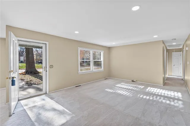 $259,995 | 16512 East Ellison Way, Independence, MO 64055