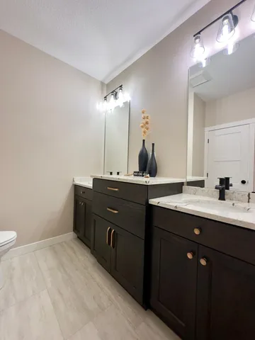 $699,900 | 1218 Highway Street North, Dodge Center, MN 55927