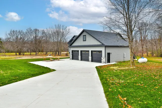 $699,900 | 1218 Highway Street North, Dodge Center, MN 55927