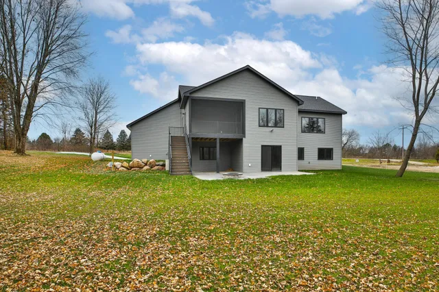 $699,900 | 1218 Highway Street North, Dodge Center, MN 55927