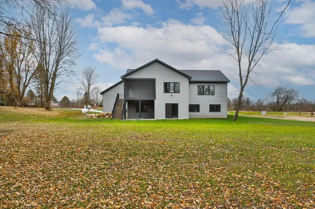 $699,900 | 1218 Highway Street North, Dodge Center, MN 55927