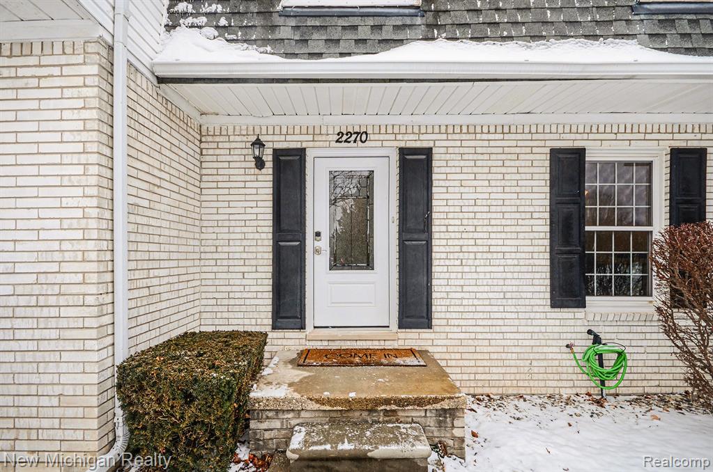 2270 Hillendale Drive Rochester Hills, MI 48309 - Photo 2 of 33