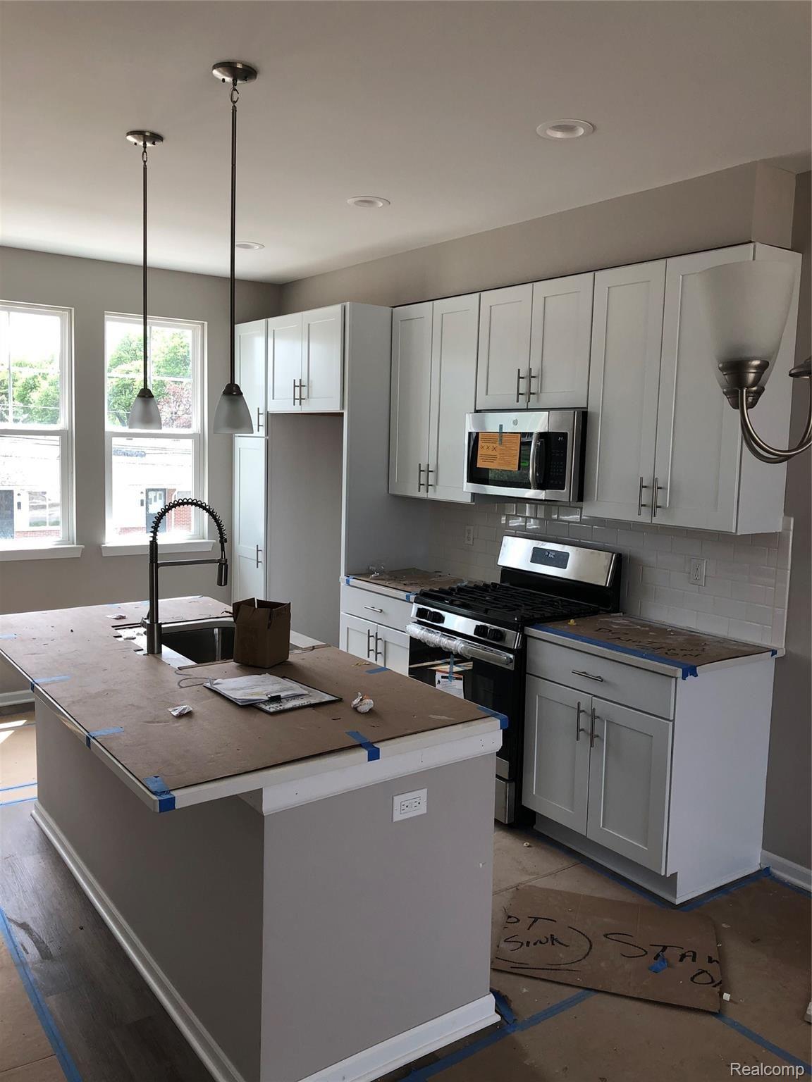 2500 Normandy Road, Unit 68 Royal Oak, MI 48073 - Photo 11 of 27 Kitchen home site #68