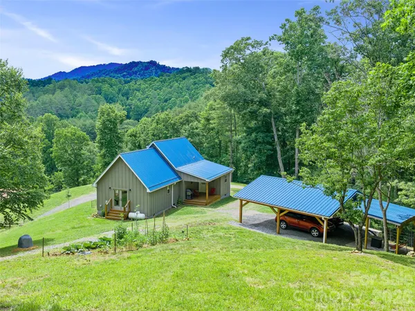 $575,000 | 109 Tall Timber Ln Green Mountain, Green Mountain, NC 28740
