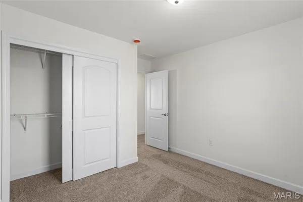 $299,900 | 1404 Orchard Lakes Circle, Belleville, IL 62220