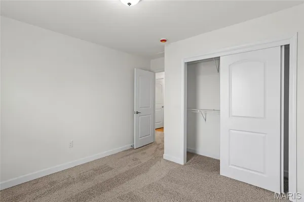 $299,900 | 1404 Orchard Lakes Circle, Belleville, IL 62220
