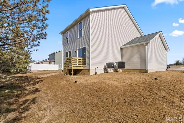 $299,900 | 1404 Orchard Lakes Circle, Belleville, IL 62220