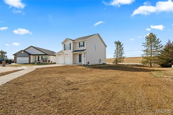 $299,900 | 1404 Orchard Lakes Circle, Belleville, IL 62220