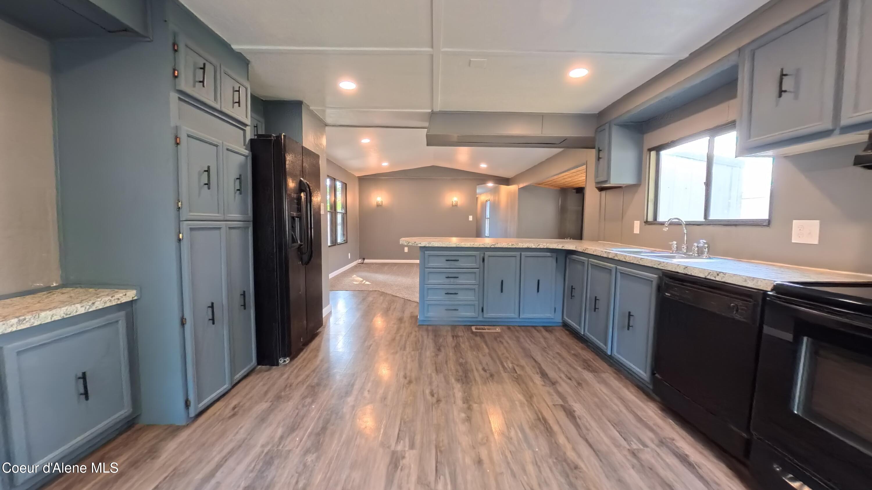 8765 West Park Loop, Unit 98 Rathdrum, ID 83858 - Photo 2 of 22 Kitchen 5