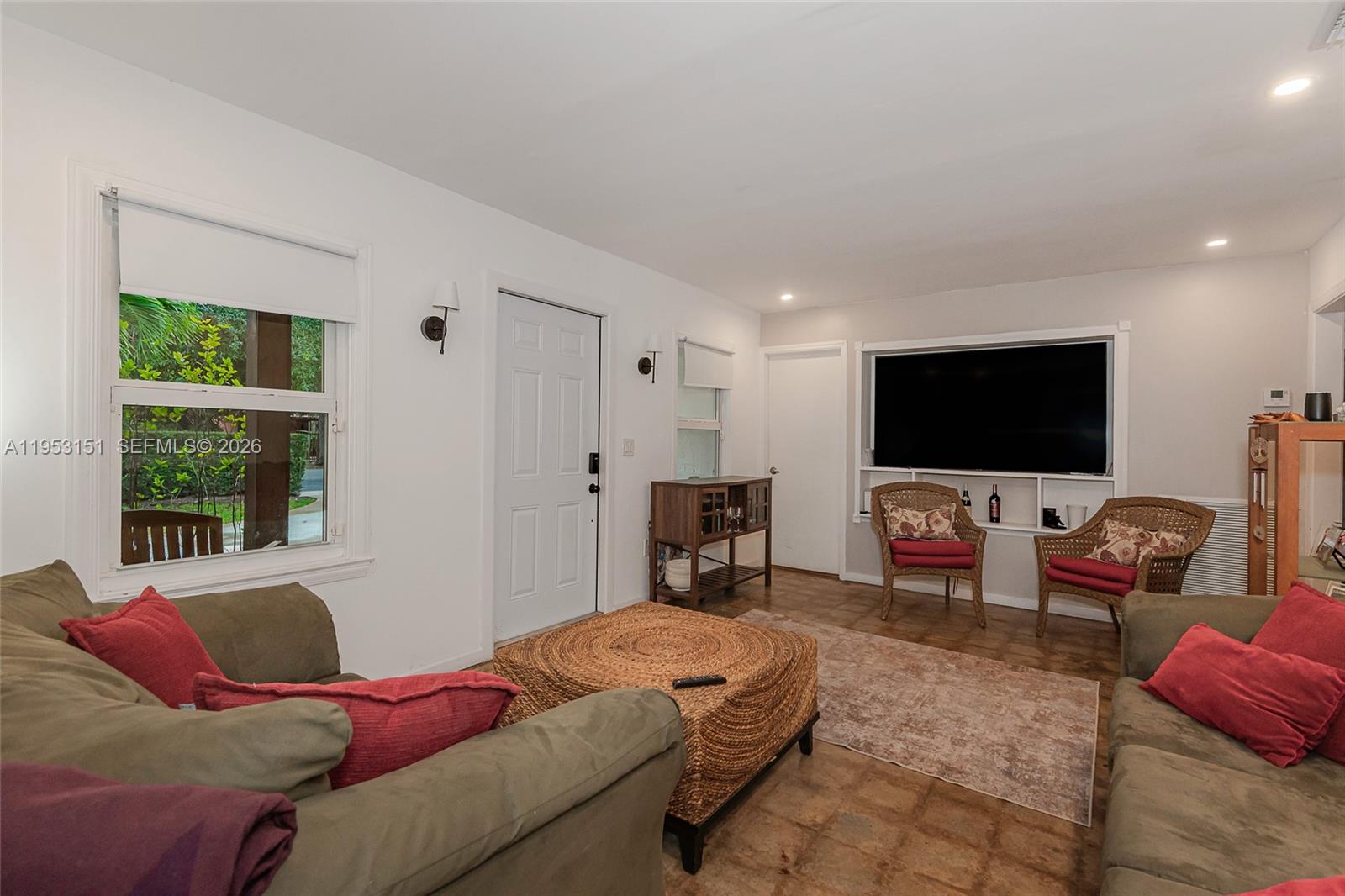 1491 Northeast 132nd Road North Miami, FL 33161 - Photo 5 of 28