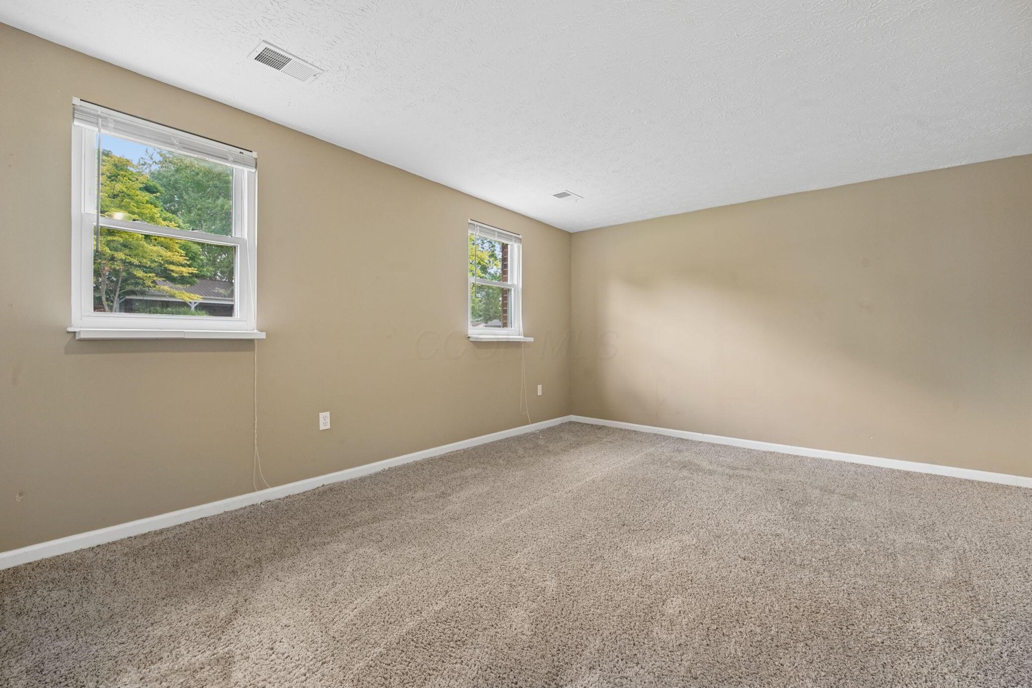 4909 Dunlap Road Columbus, OH 43229 - Photo 22 of 38 22-web-or-mls-4909-dunlap-rd