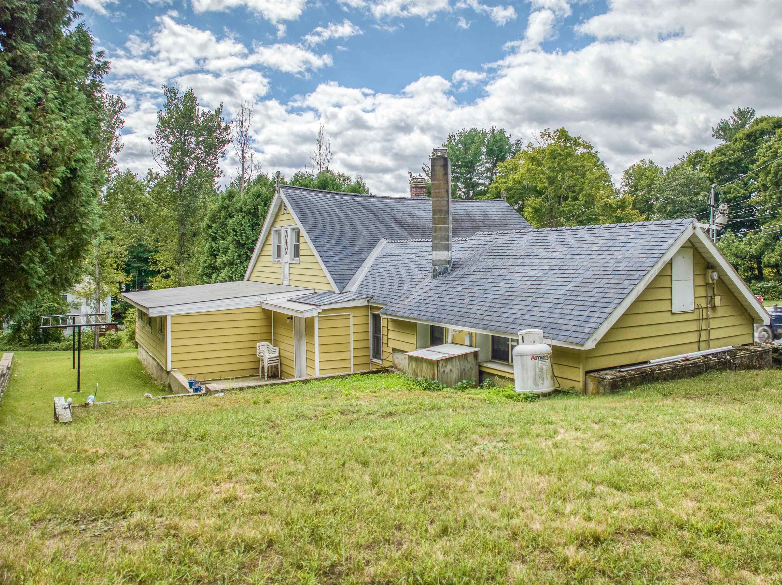 137 Wason Road Hudson, NH 03051 - Photo 29 of 40