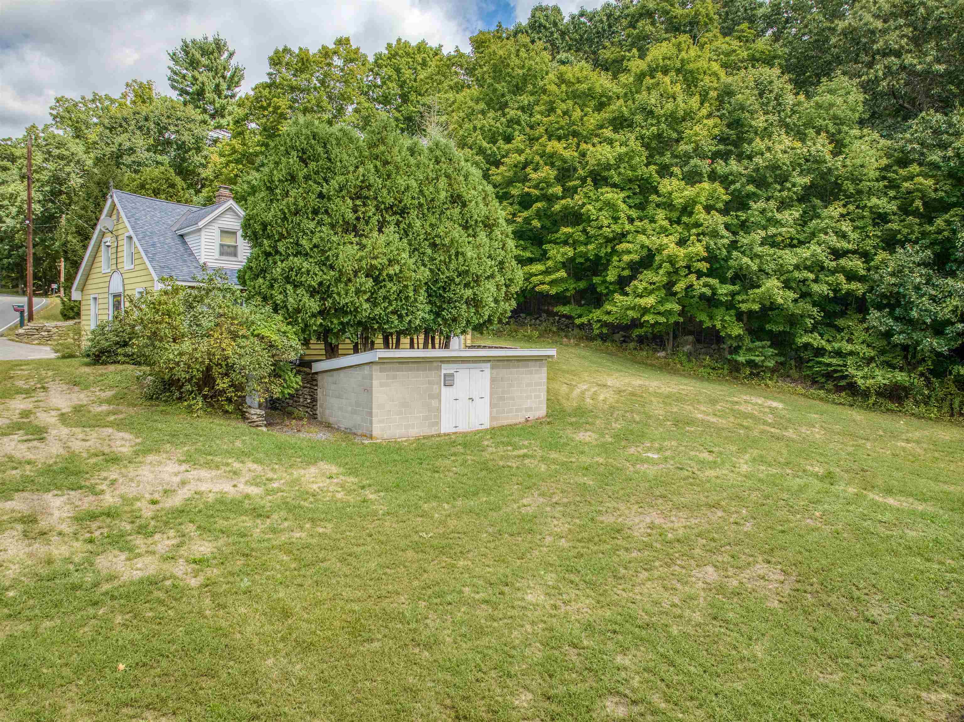 137 Wason Road Hudson, NH 03051 - Photo 33 of 40