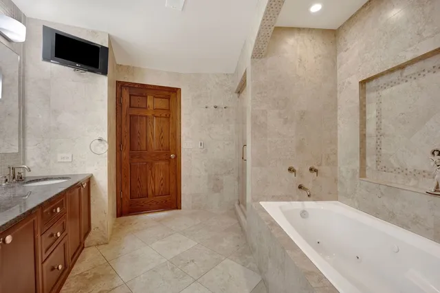 $515,000 | 145 South York Street, Unit 322, Elmhurst, IL 60126