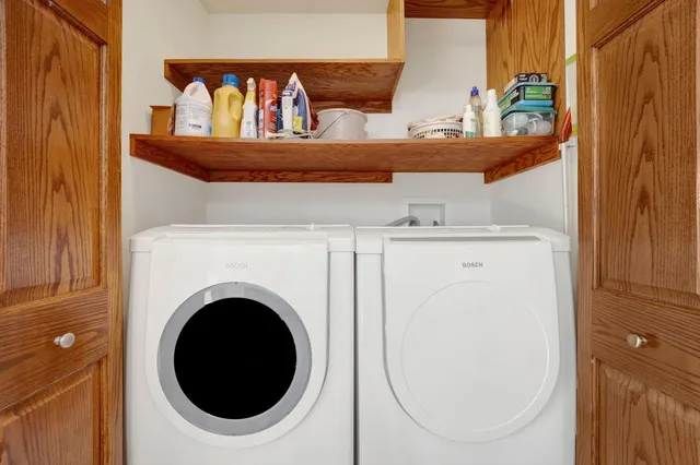 $515,000 | 145 South York Street, Unit 322, Elmhurst, IL 60126