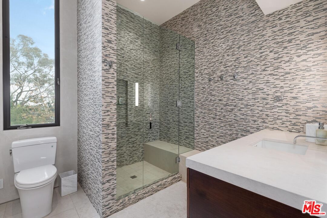 357 Fordyce Road Los Angeles, CA 90049 - Photo 26 of 38