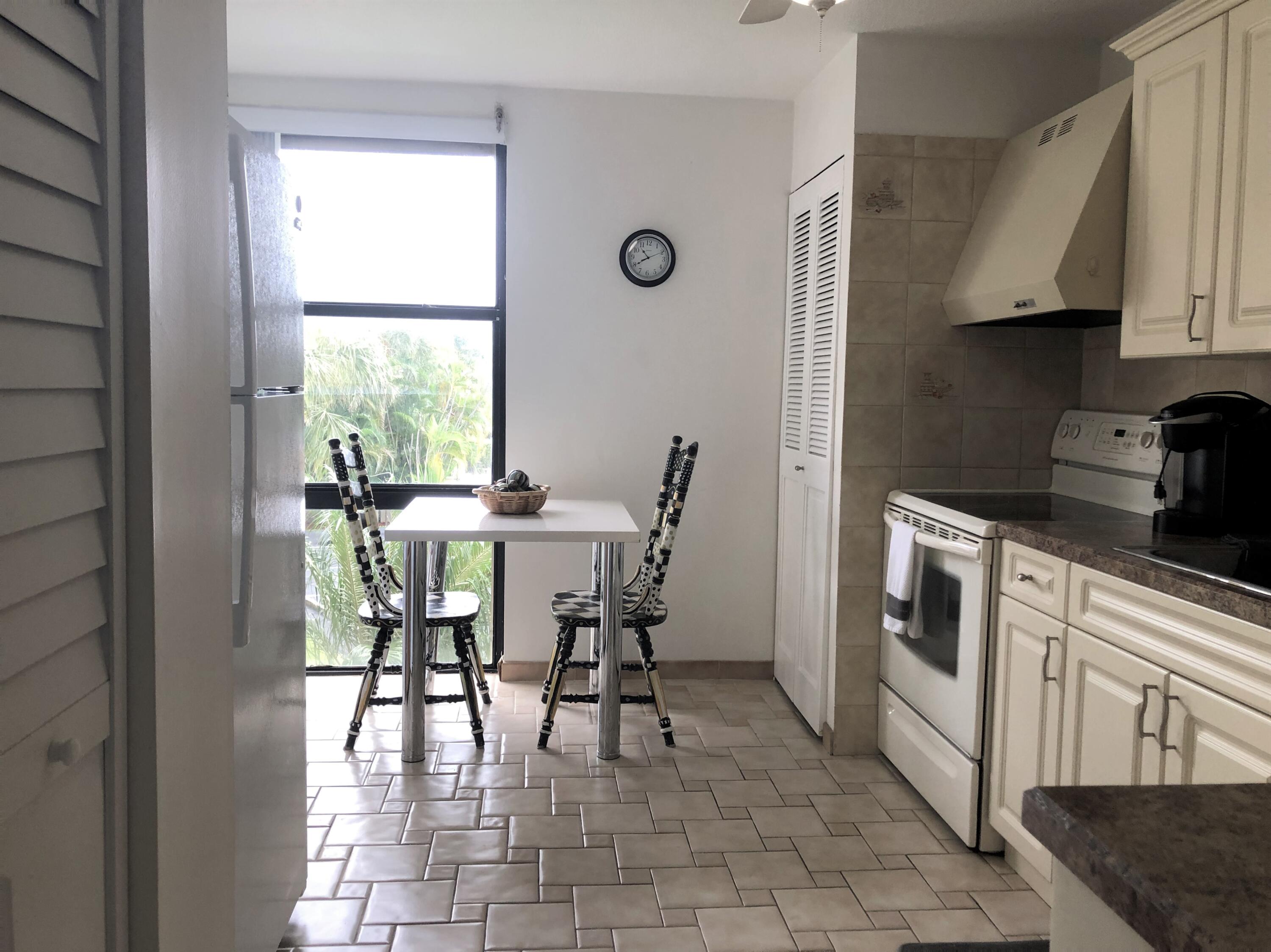 1629 Riverview Road, Unit 221 Deerfield Beach, FL 33441 - Photo 6 of 26 EAT IN KITCHEN