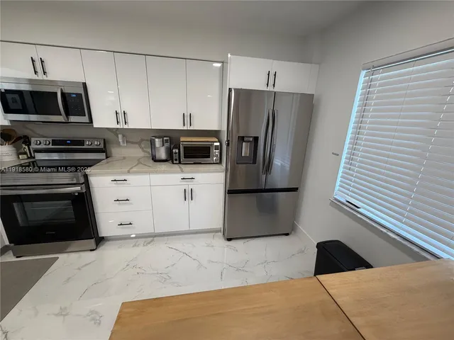 $2,800 | 7290 Kinghurst Drive, Unit 306, Delray Beach, FL 33446