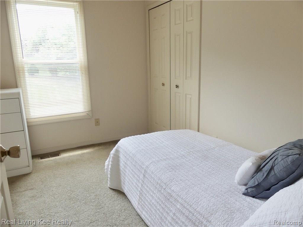 342 Whitney Drive Rochester Hills, MI 48307 - Photo 26 of 28
