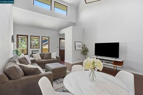 $476,000 | 700 Suntree Lane, Unit 711, Pleasant Hill, CA 94523