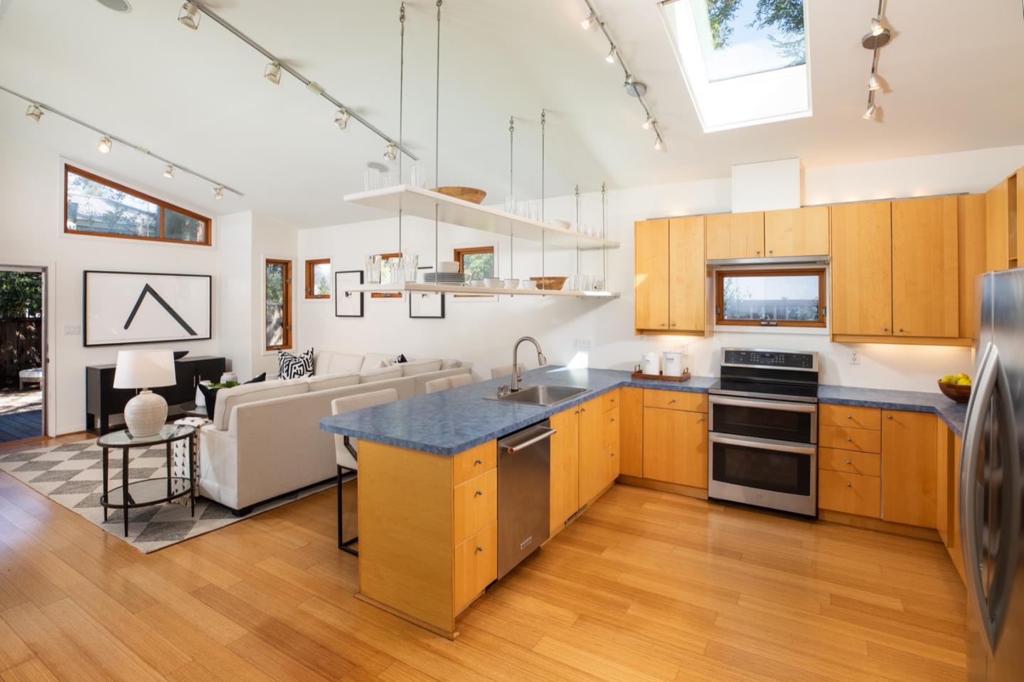 204 Princeton Road Menlo Park, CA 94025 - Photo 14 of 40