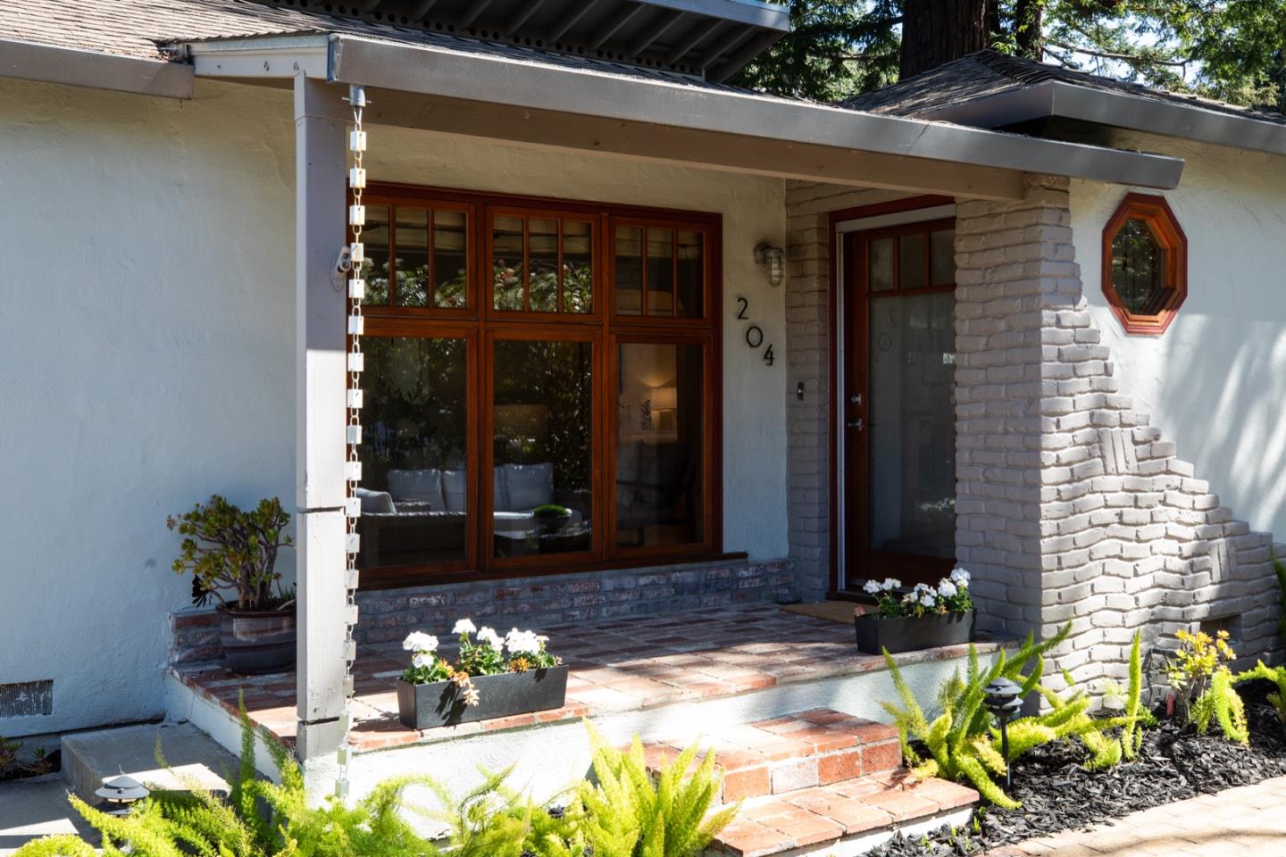 204 Princeton Road Menlo Park, CA 94025 - Photo 2 of 40